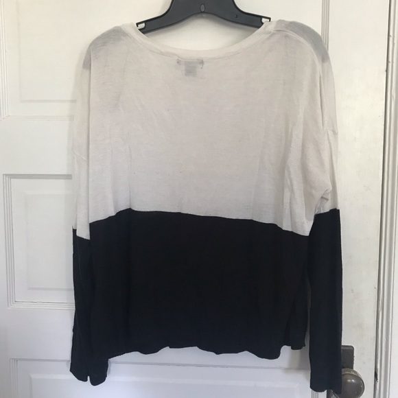 H&M color black black and white sweater - Picture 3 of 3